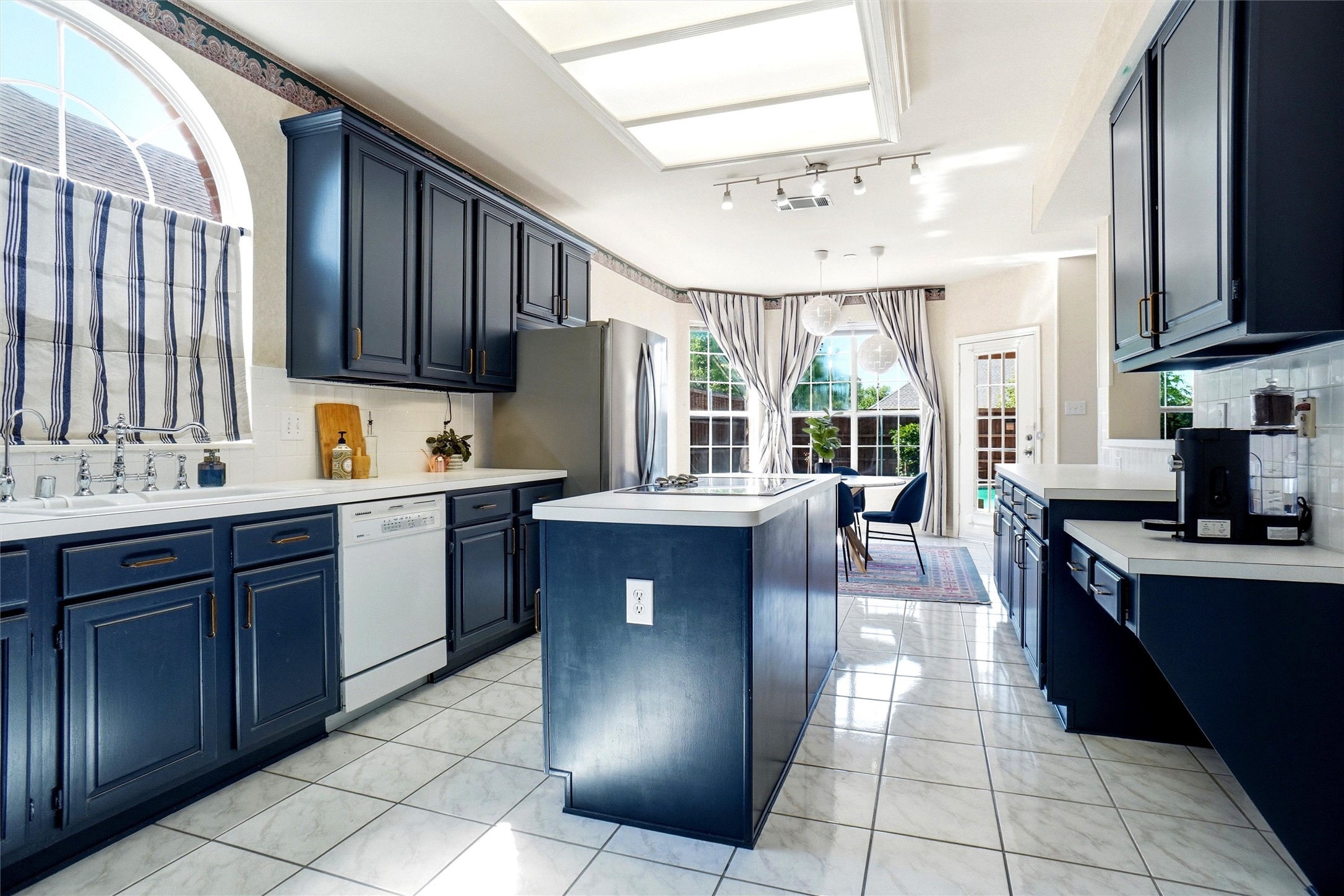 1113 Hunters Creek Drive Carrollton TX 75007