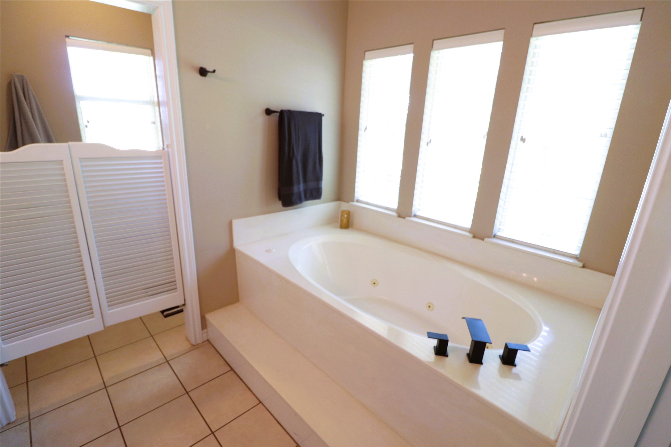 2642 Huddleston Sunset TX 76270