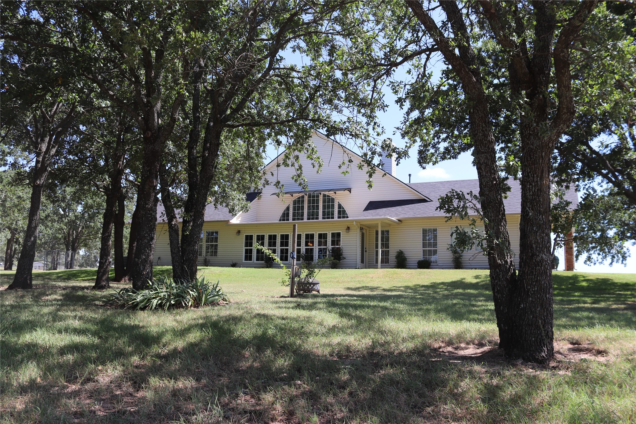 2642 Huddleston Sunset TX 76270