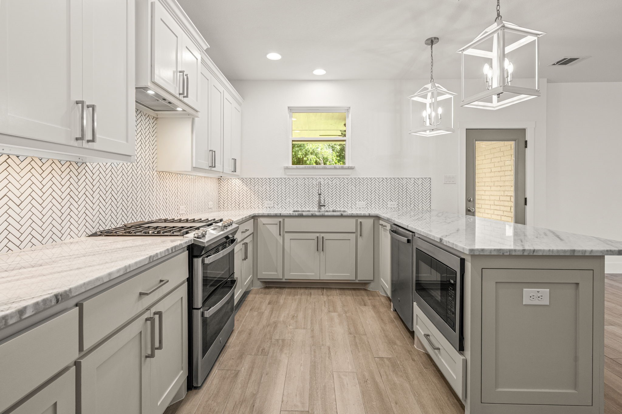 5618 Oaks Lane Westworth Village TX 76114