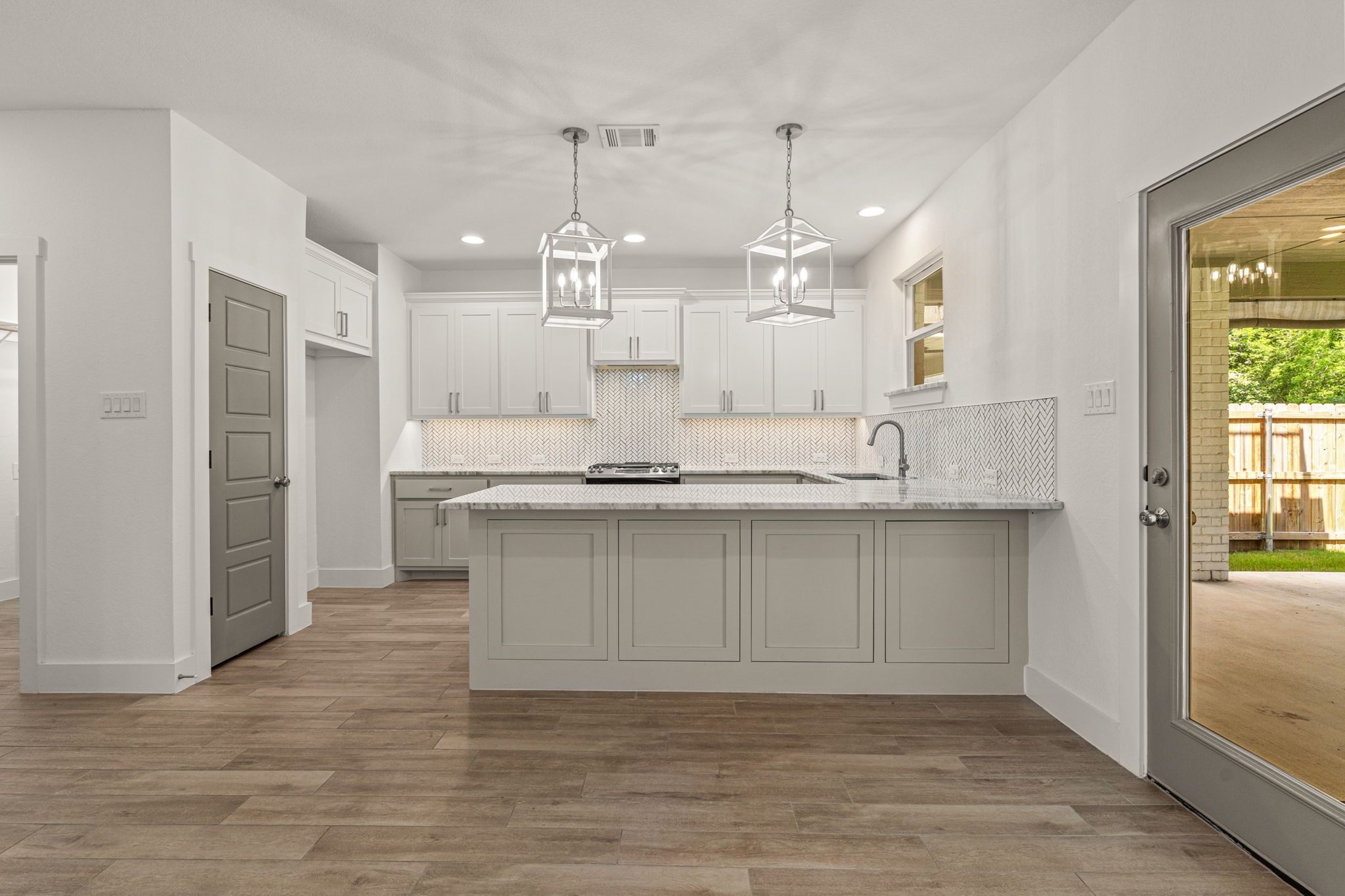 5618 Oaks Lane Westworth Village TX 76114