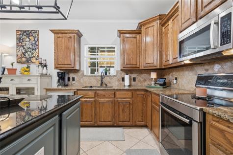912 Queen Elizabeth Drive Waco TX 76657