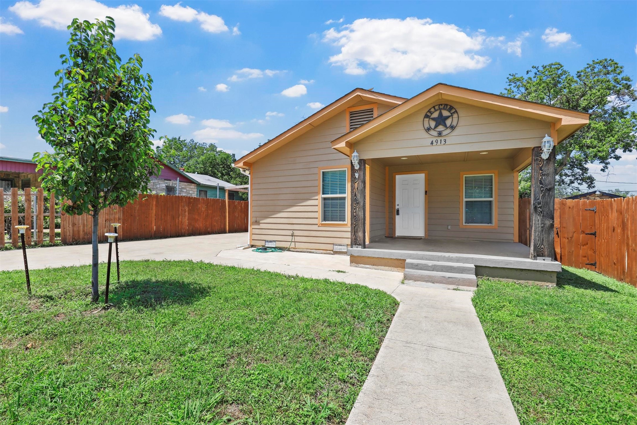 4913 Harlem Street Fort Worth TX 76105