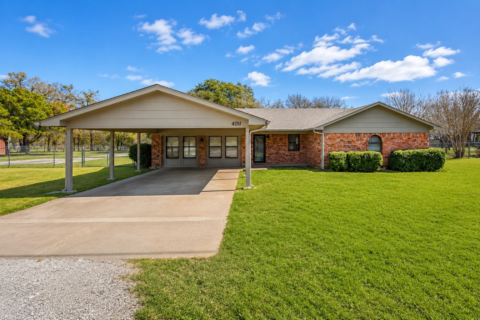4011 Mountain Vista Drive Granbury TX 76048