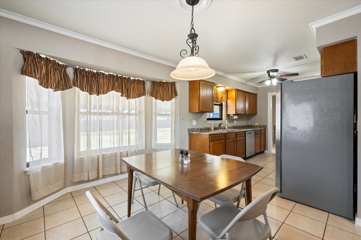 4011 Mountain Vista Drive Granbury TX 76048