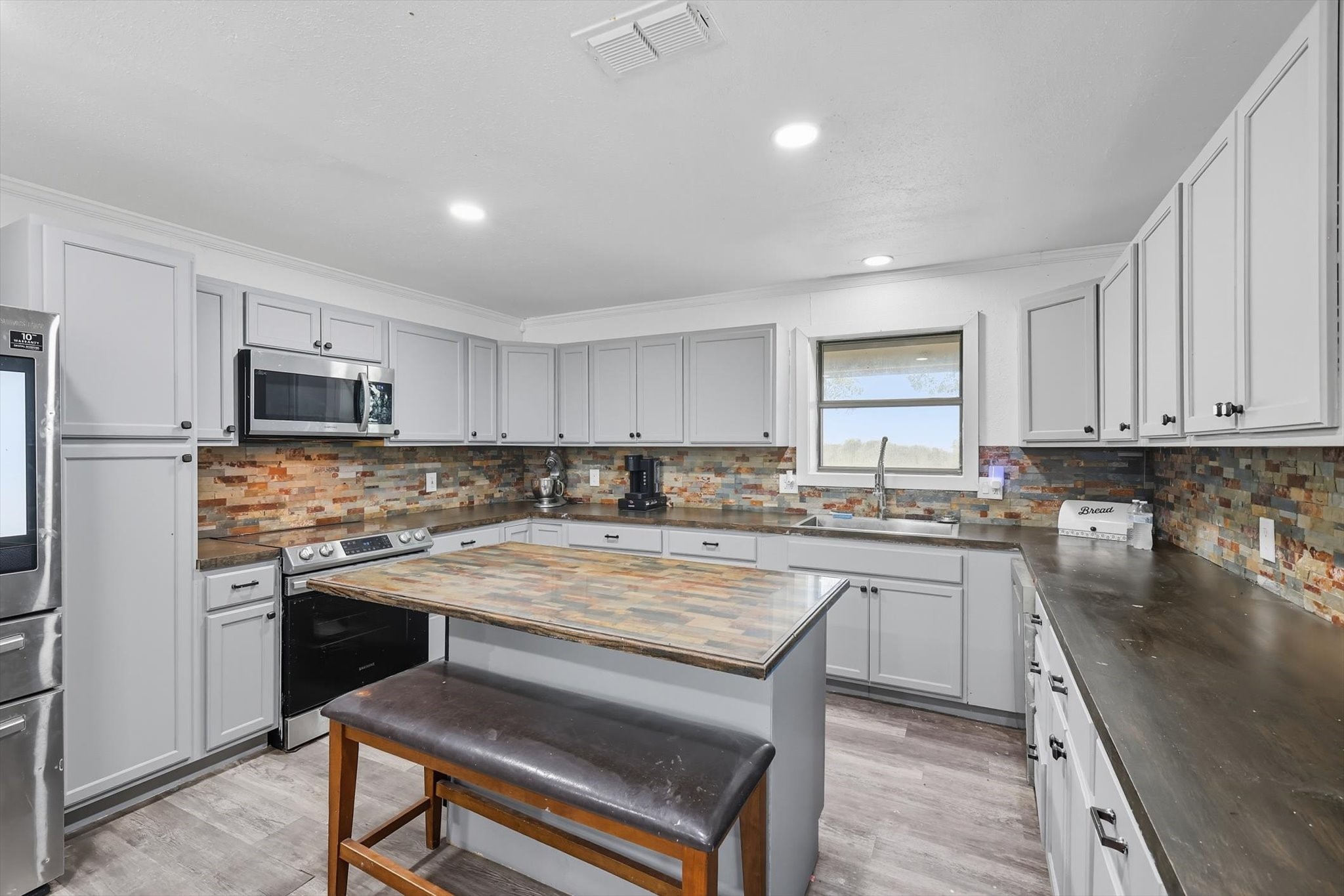 1118 Private Road 425 Whitewright TX 75491