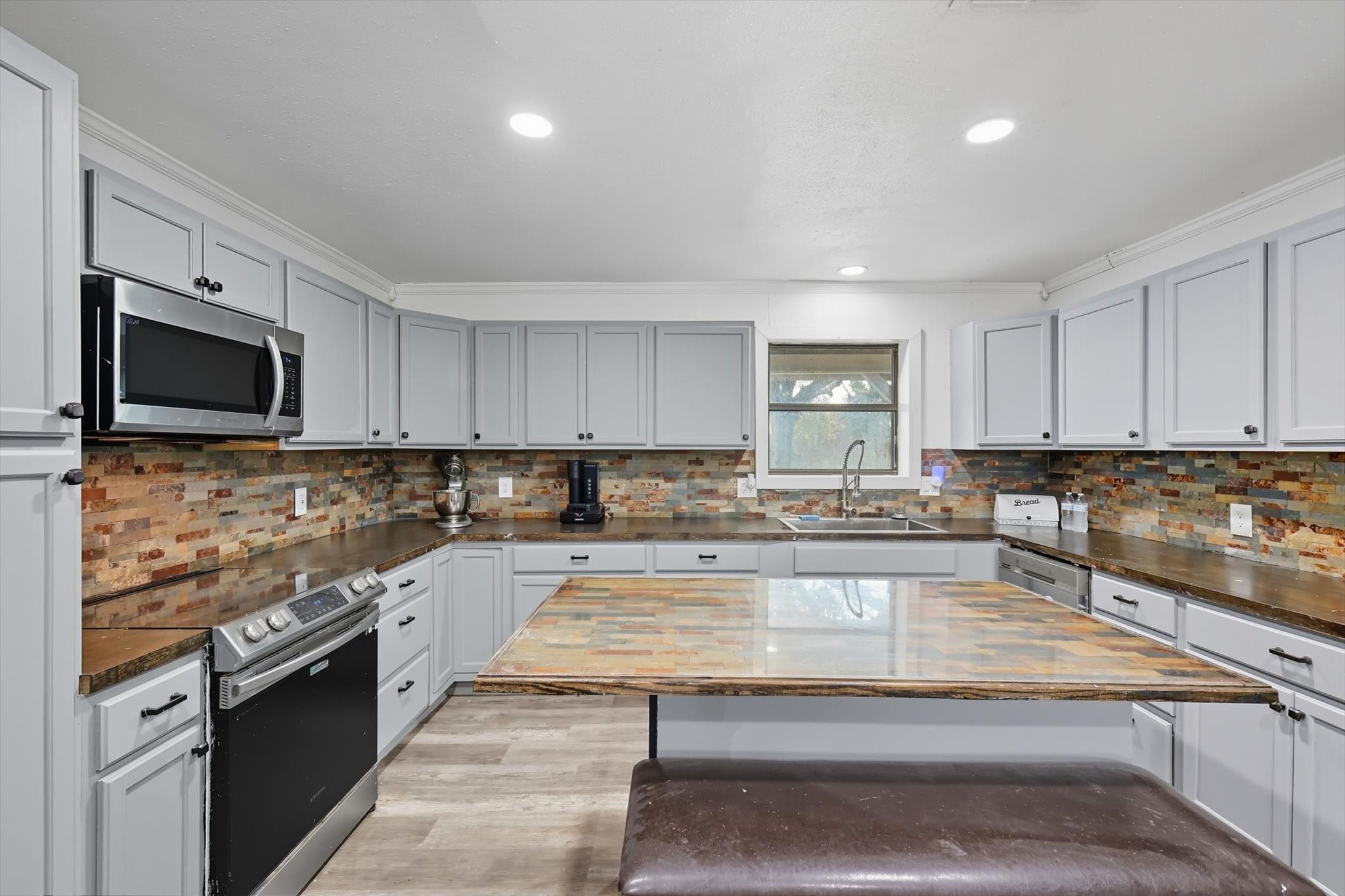 1118 Private Road 425 Whitewright TX 75491