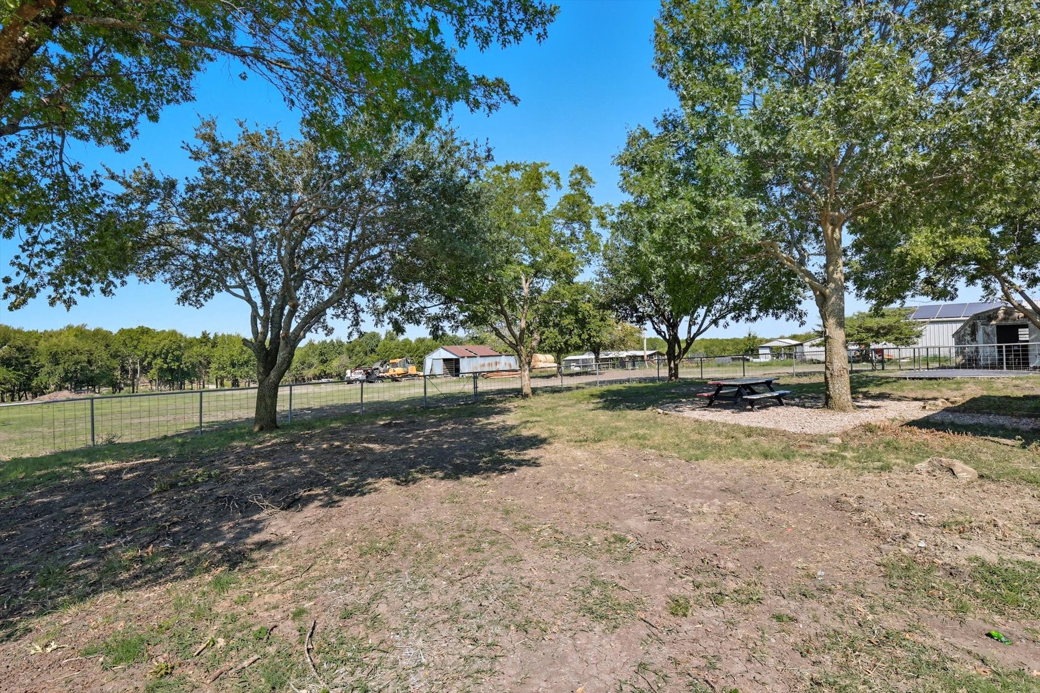 1118 Private Road 425 Whitewright TX 75491