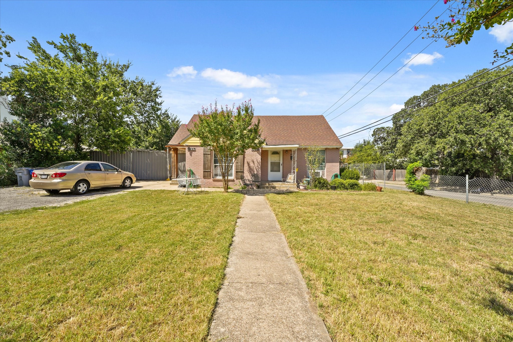 7225 Mohawk Drive Dallas TX 75235