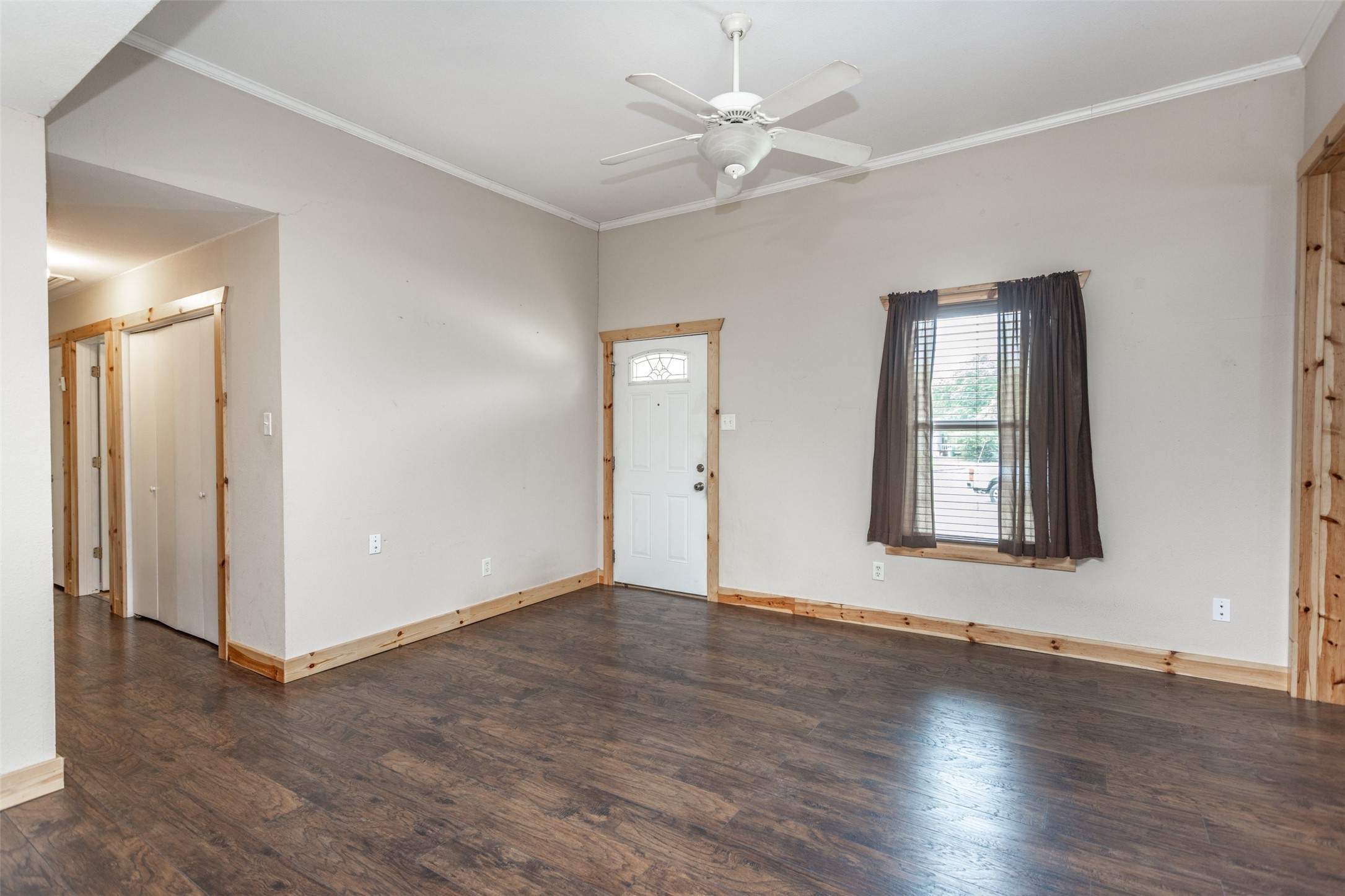 208 S Howeth Street Gainesville TX 76240