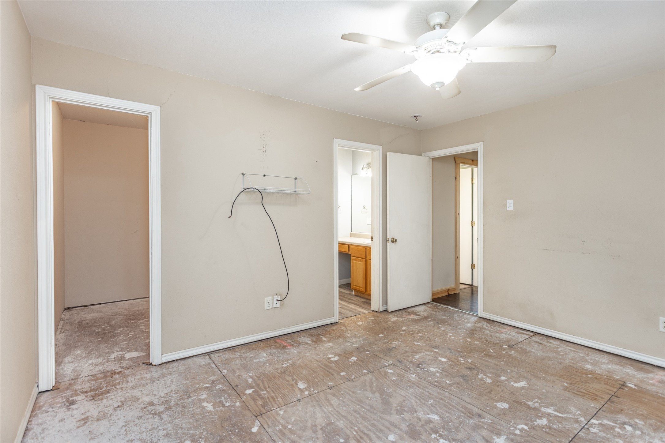 208 S Howeth Street Gainesville TX 76240
