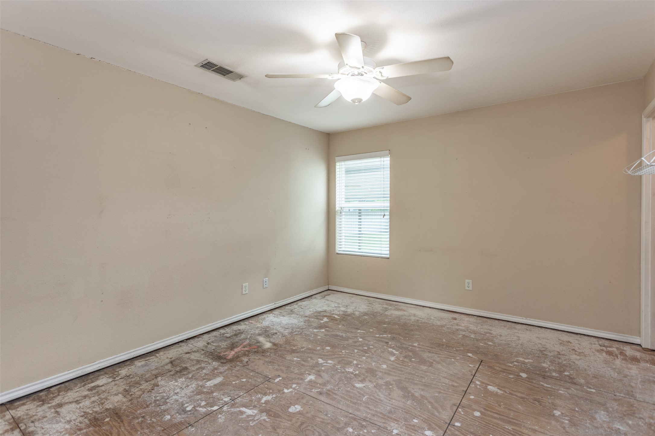 208 S Howeth Street Gainesville TX 76240