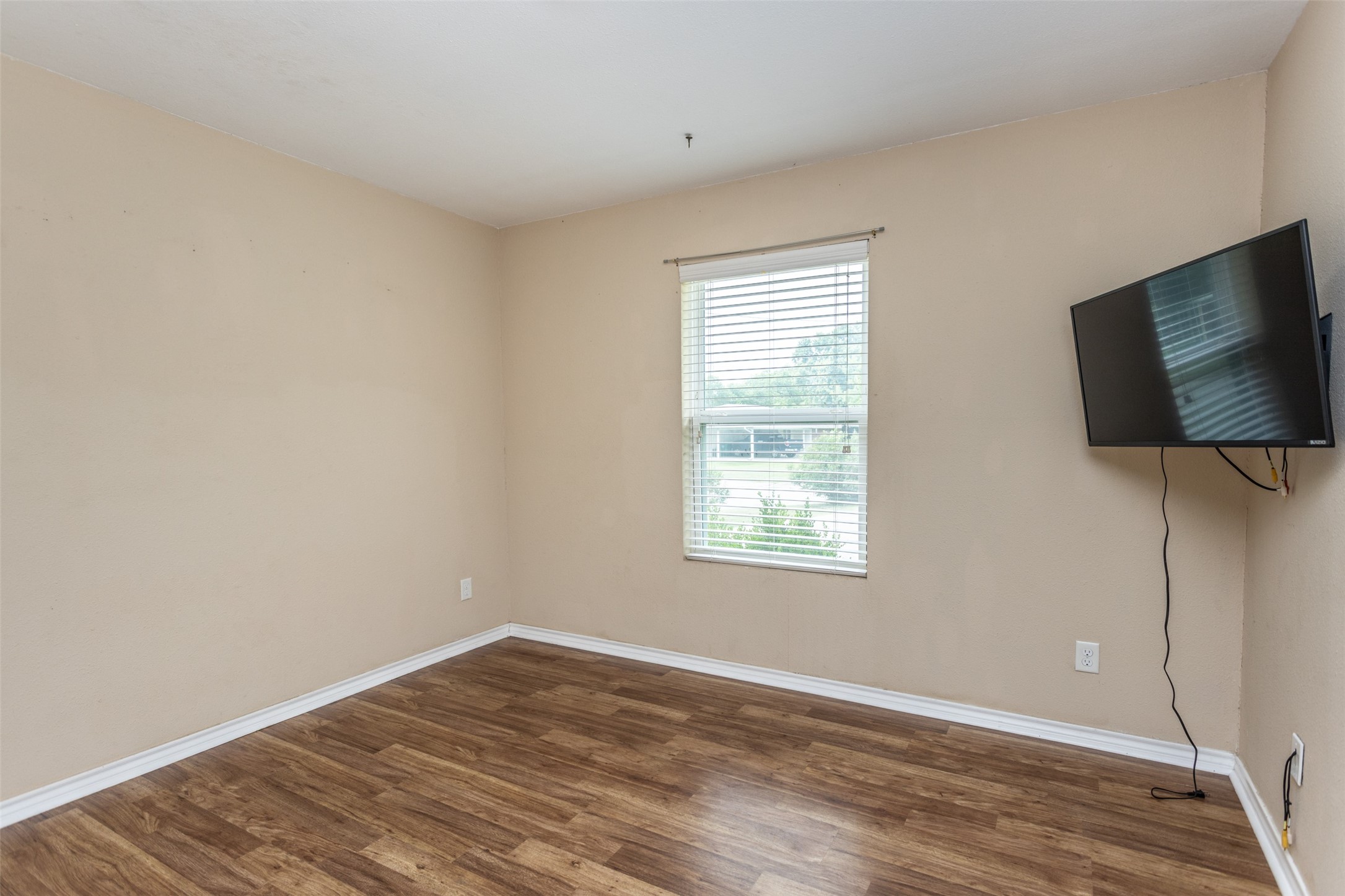 208 S Howeth Street Gainesville TX 76240