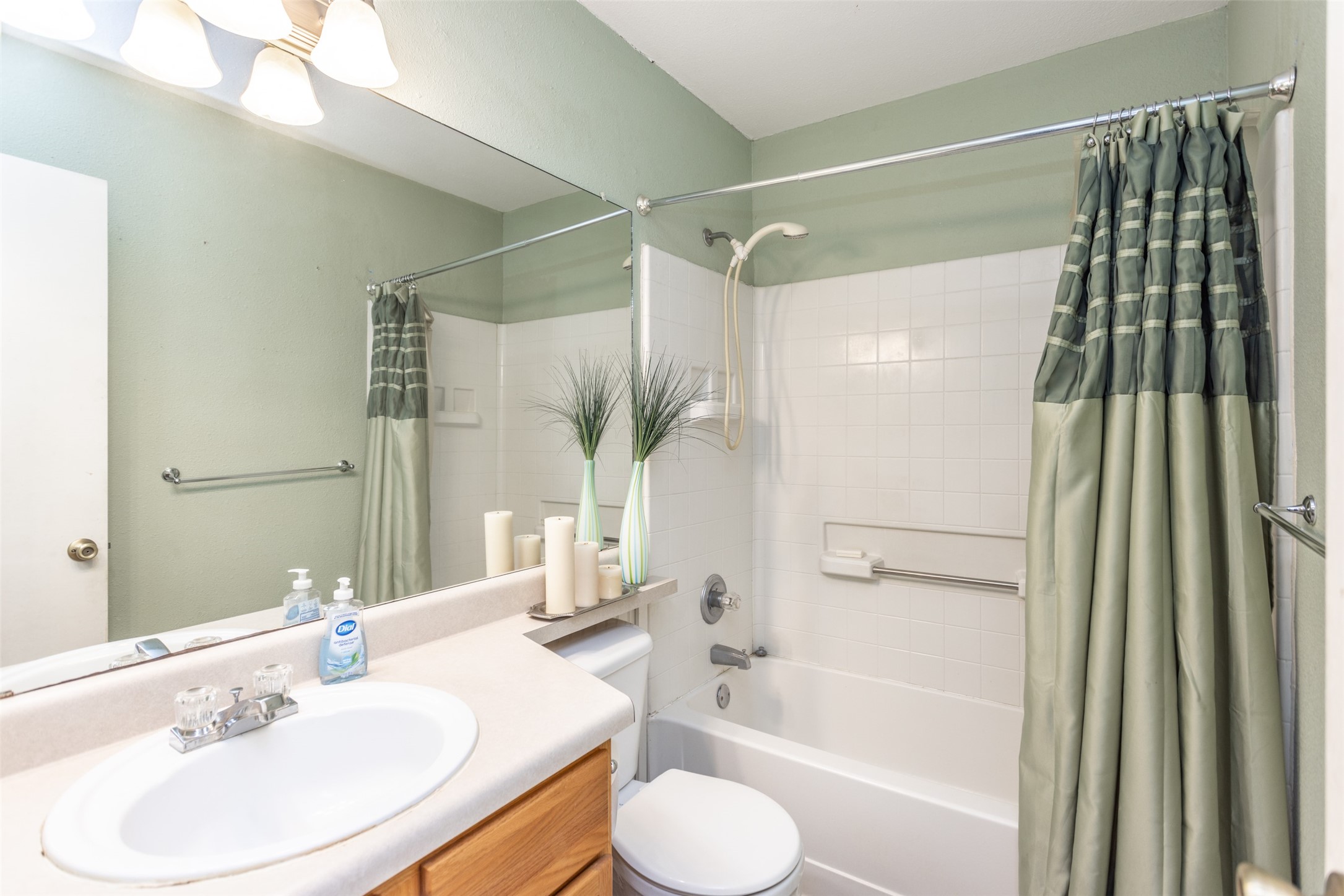 208 S Howeth Street Gainesville TX 76240