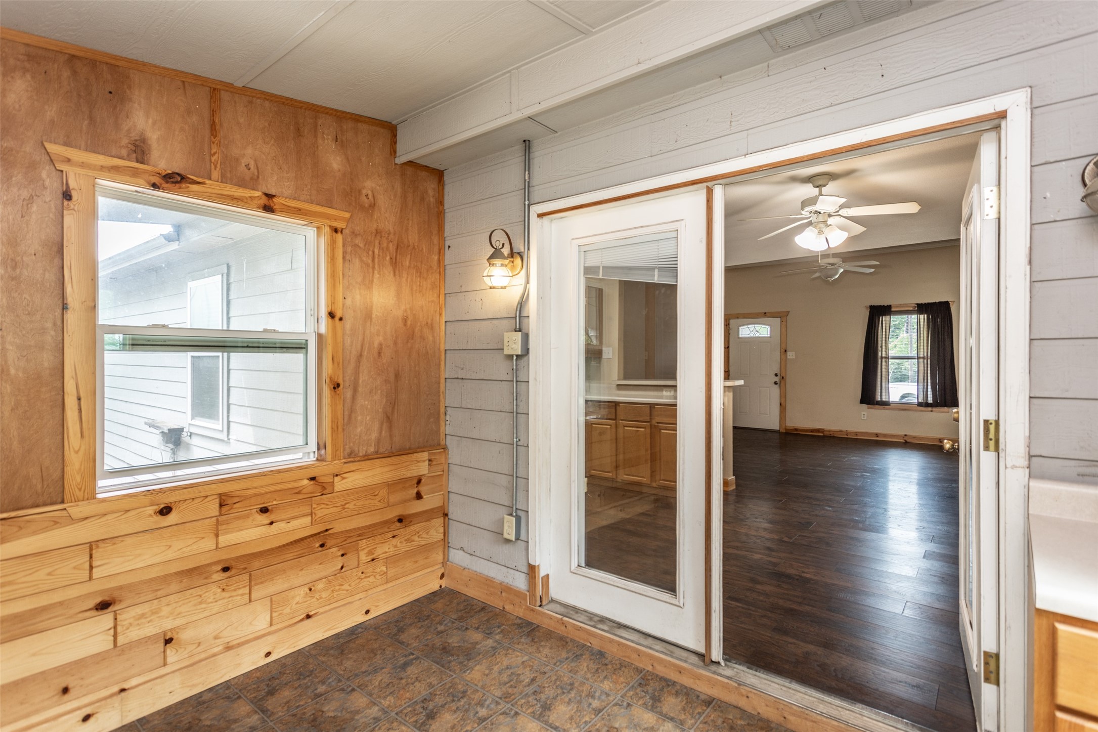 208 S Howeth Street Gainesville TX 76240