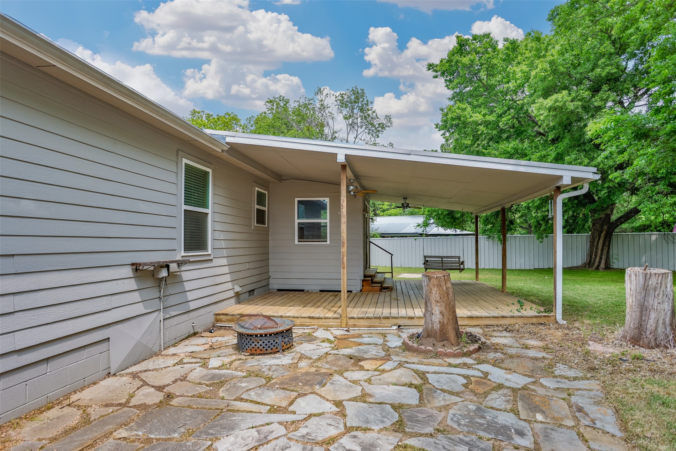 208 S Howeth Street Gainesville TX 76240