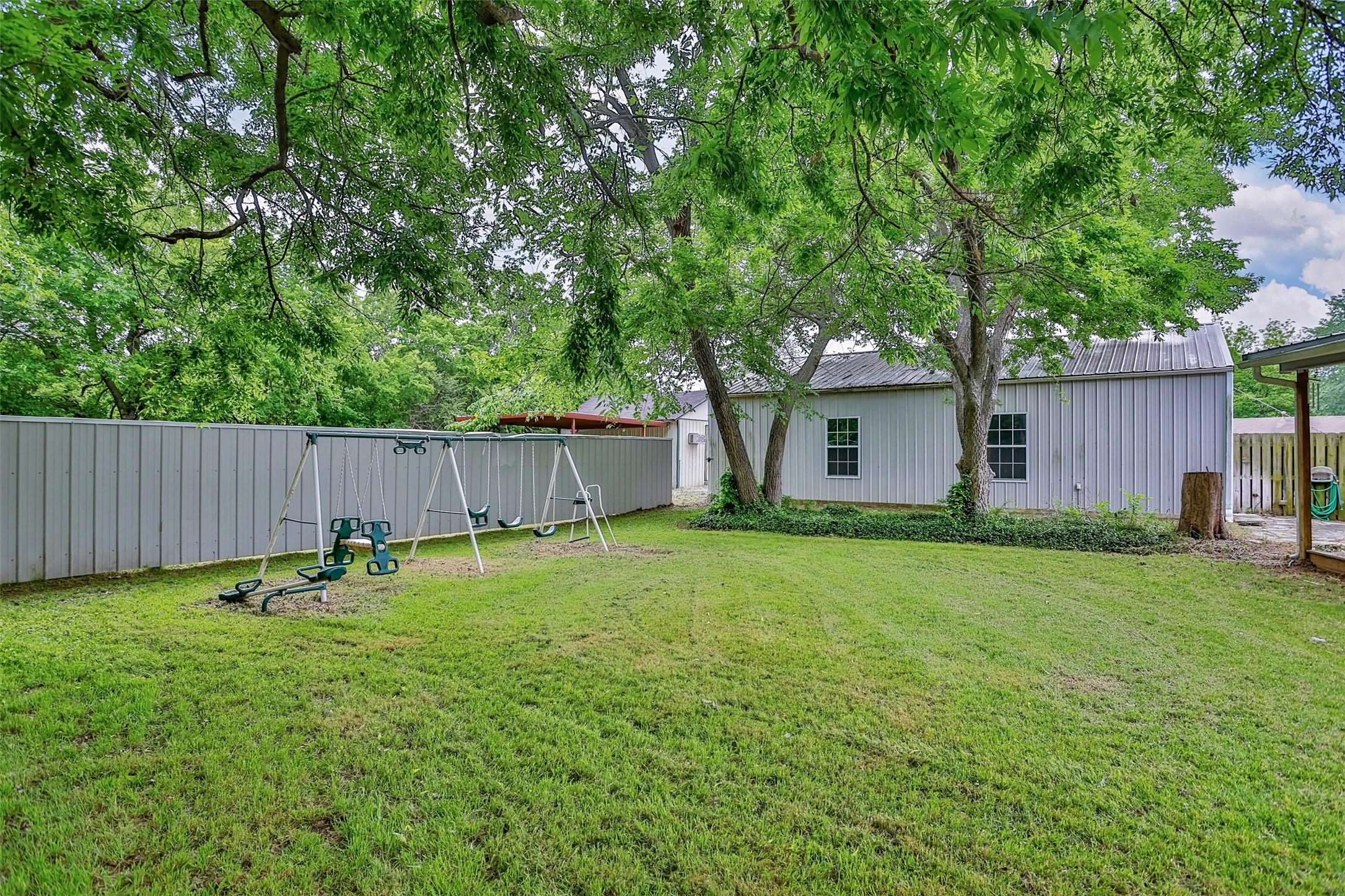 208 S Howeth Street Gainesville TX 76240