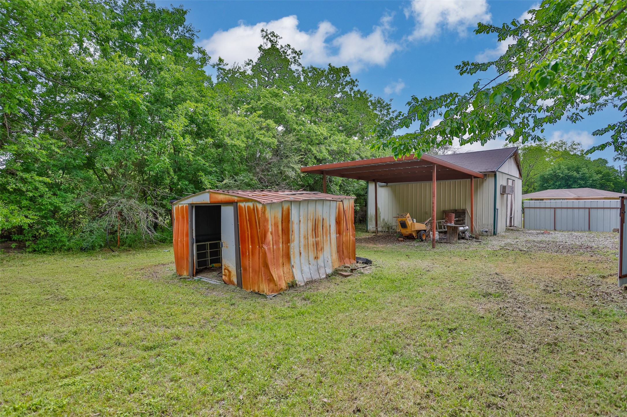 208 S Howeth Street Gainesville TX 76240