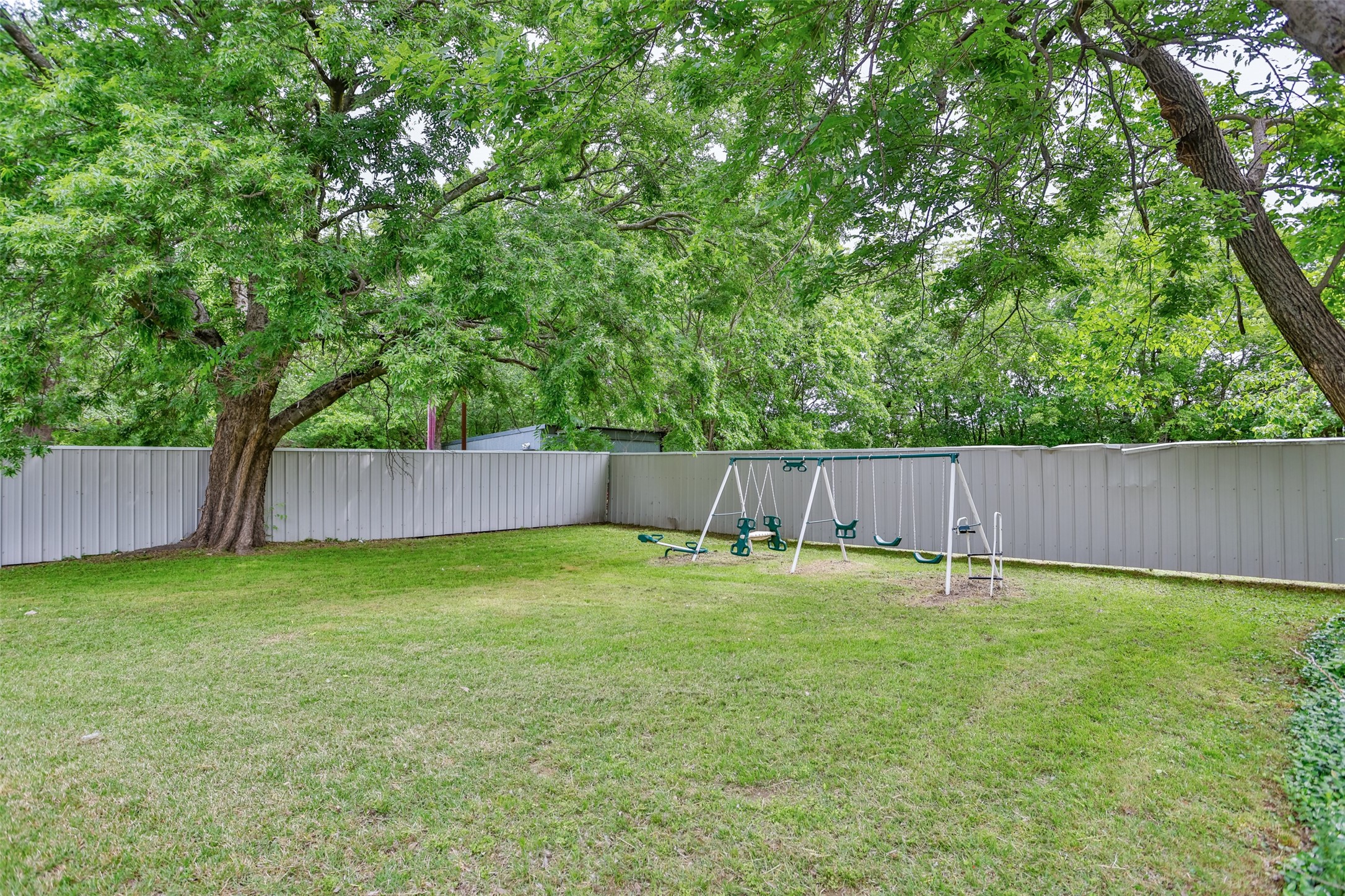 208 S Howeth Street Gainesville TX 76240
