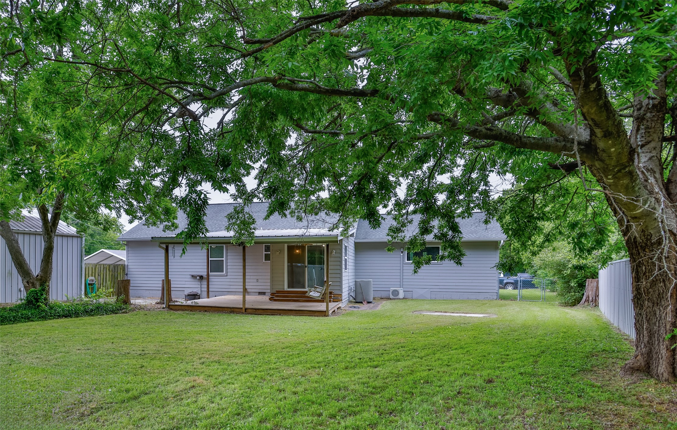 208 S Howeth Street Gainesville TX 76240