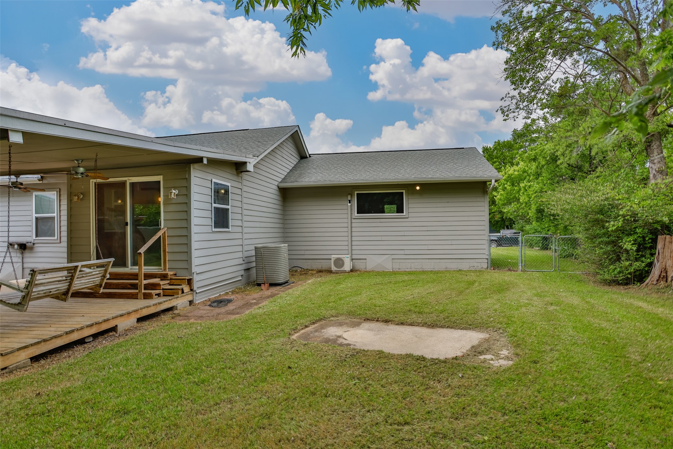 208 S Howeth Street Gainesville TX 76240