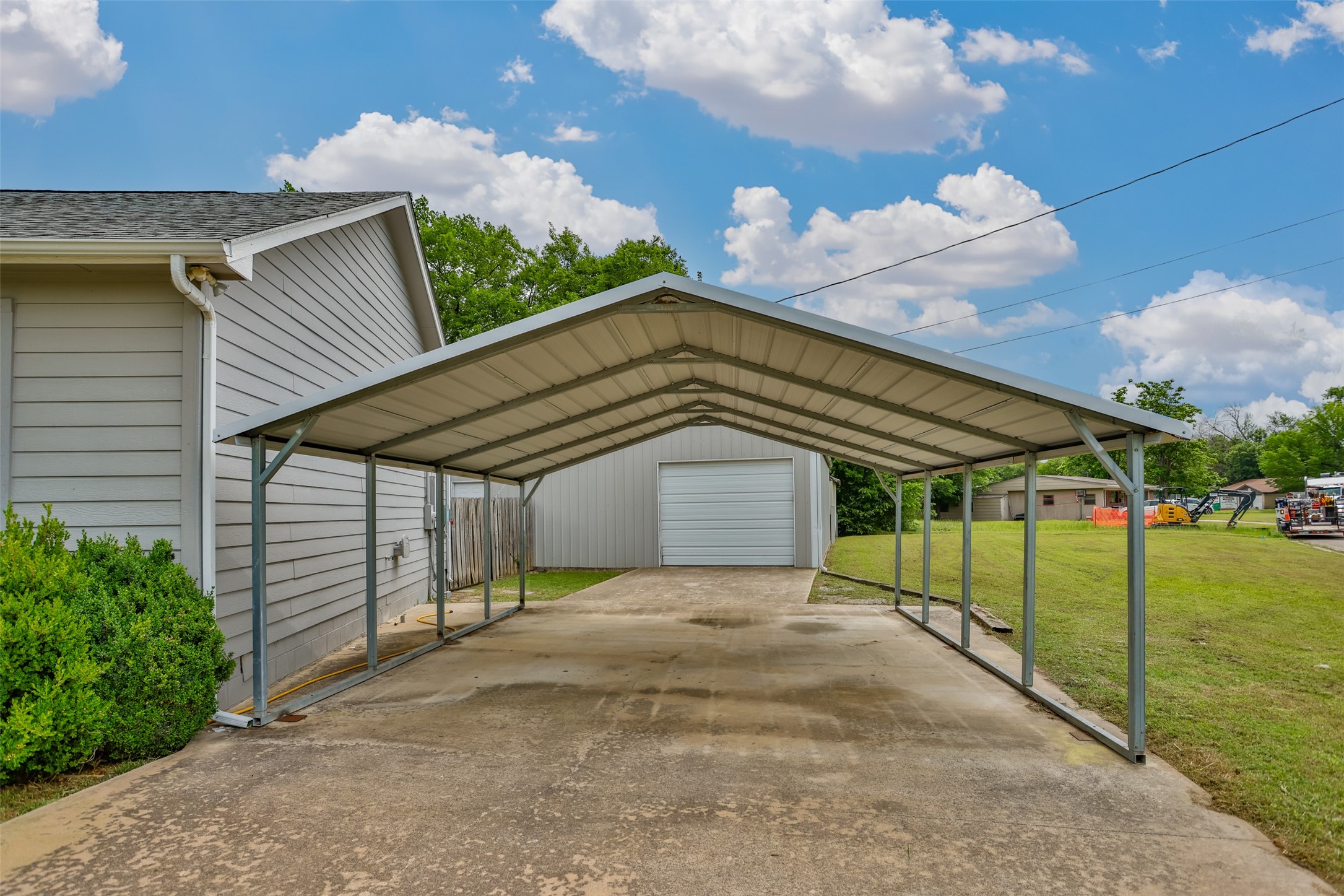 208 S Howeth Street Gainesville TX 76240