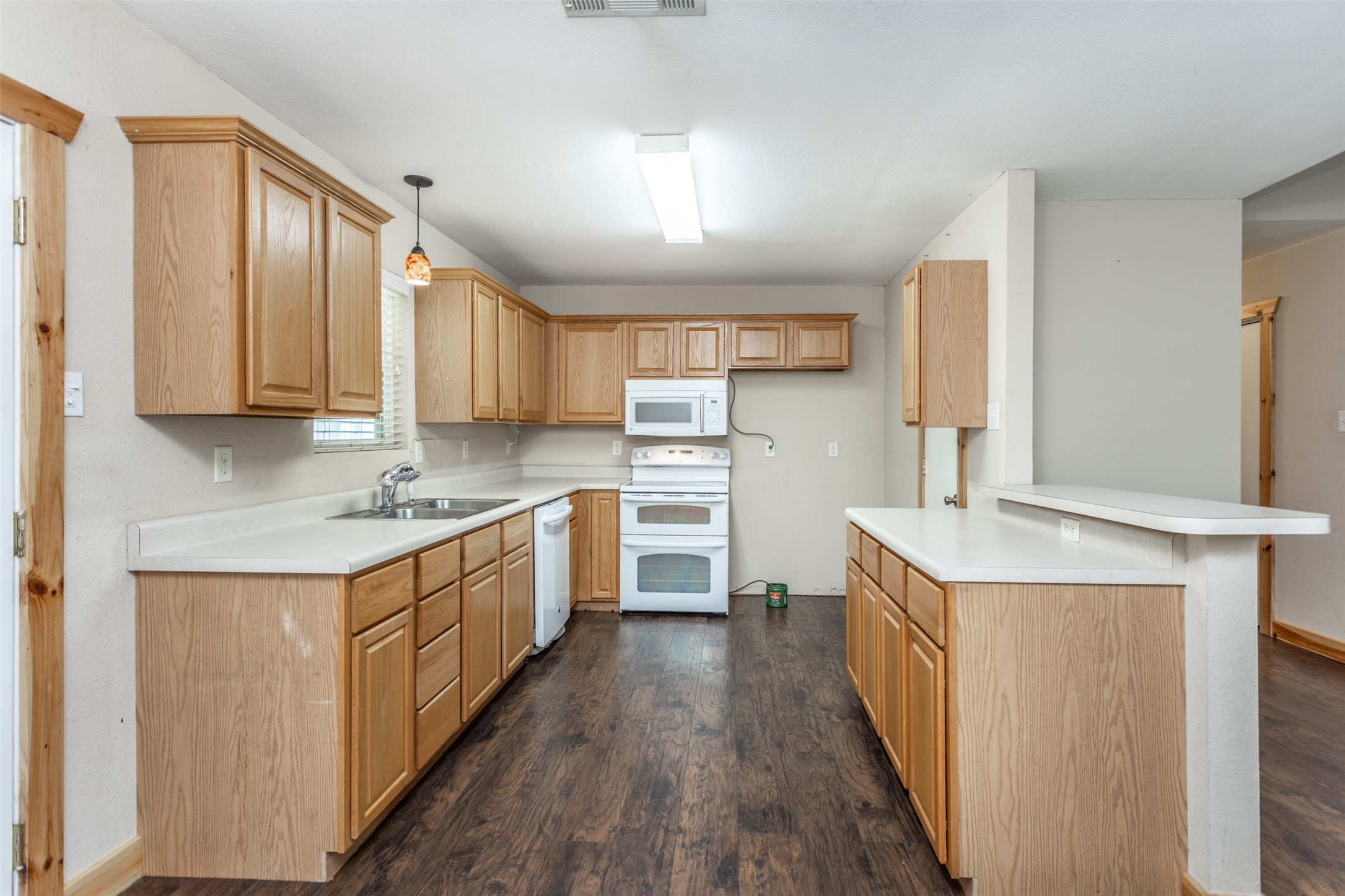 208 S Howeth Street Gainesville TX 76240