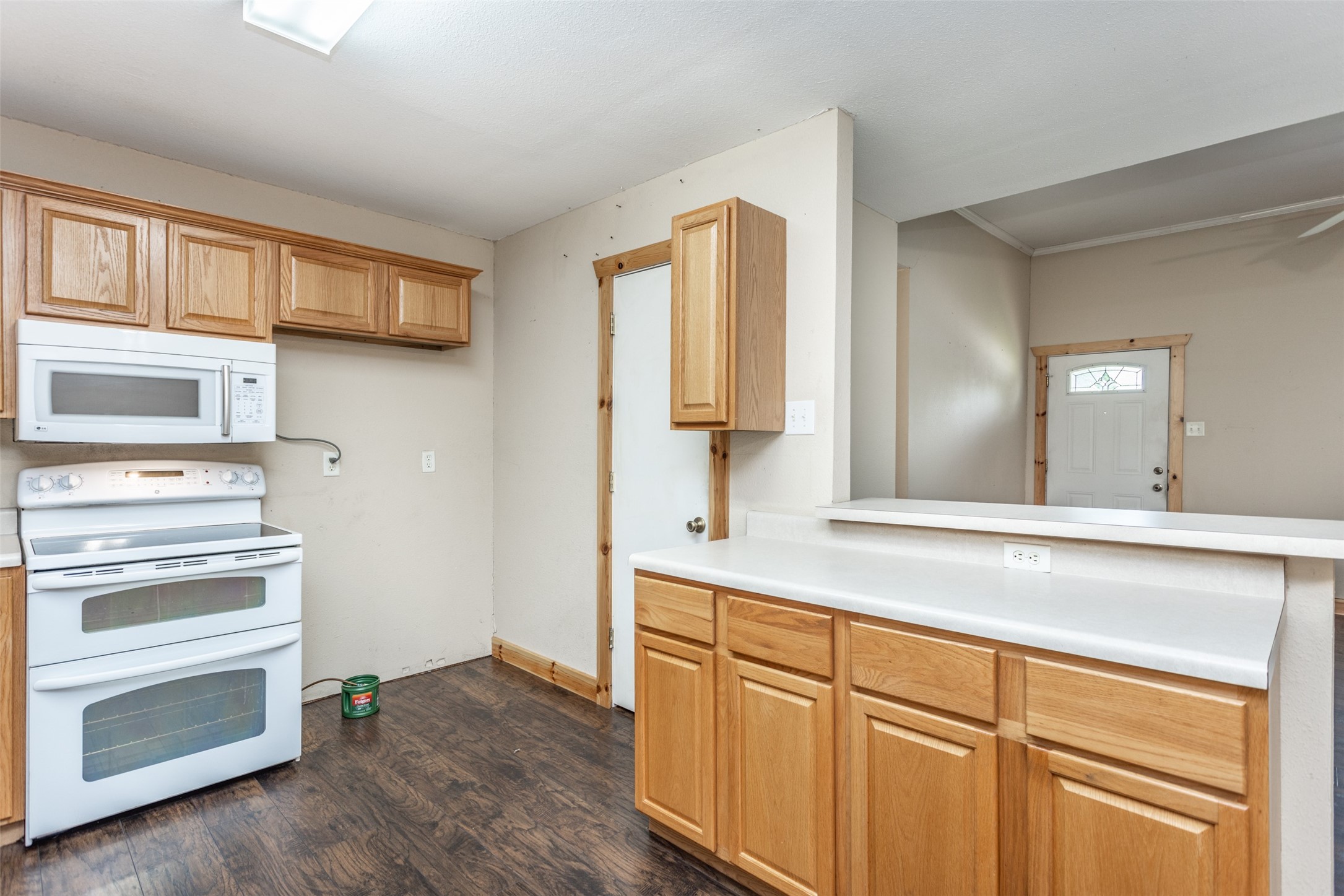 208 S Howeth Street Gainesville TX 76240