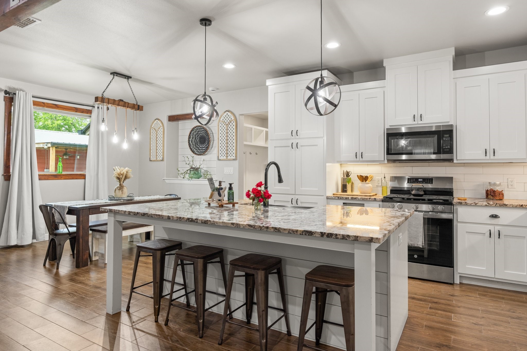 208 N Oak Lane Tolar TX 76476