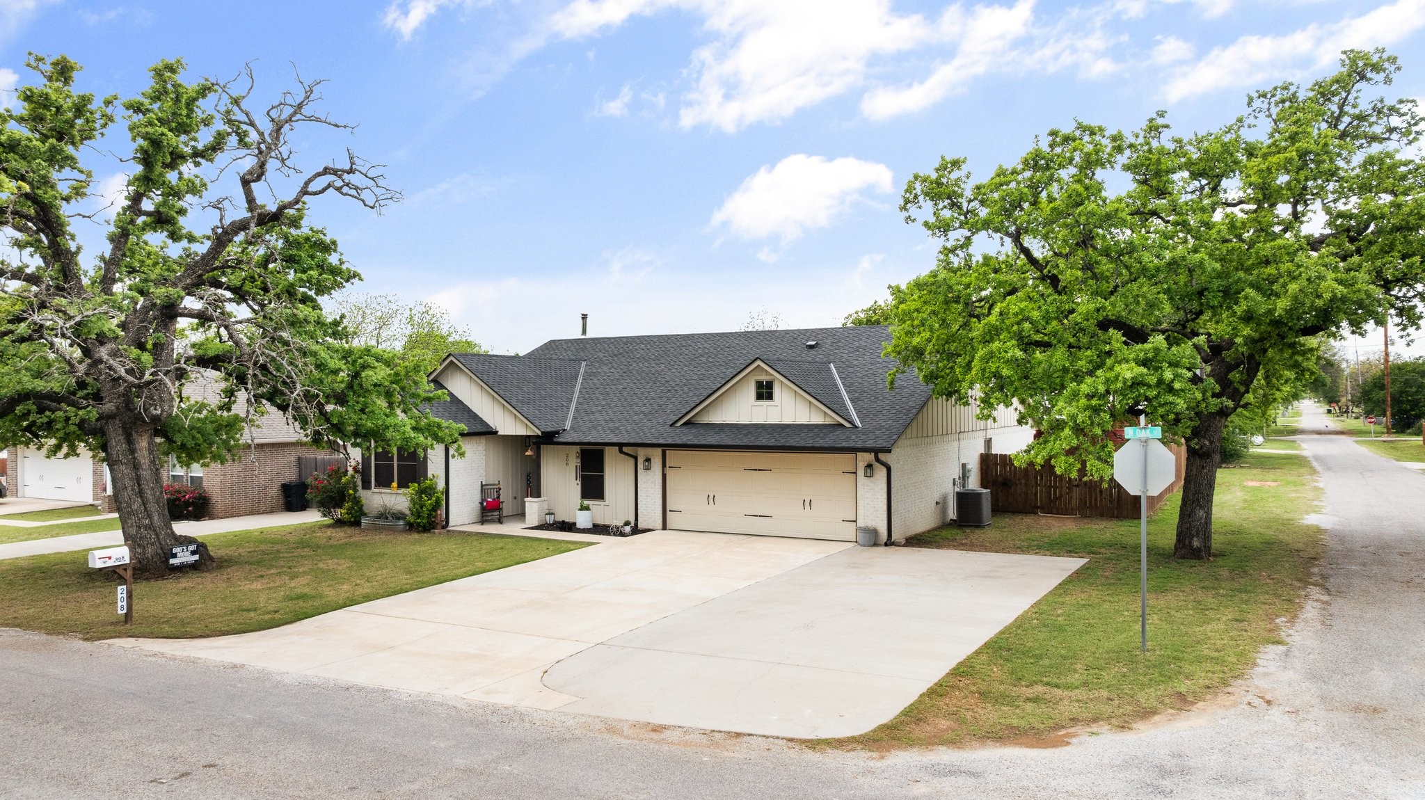 208 N Oak Lane Tolar TX 76476