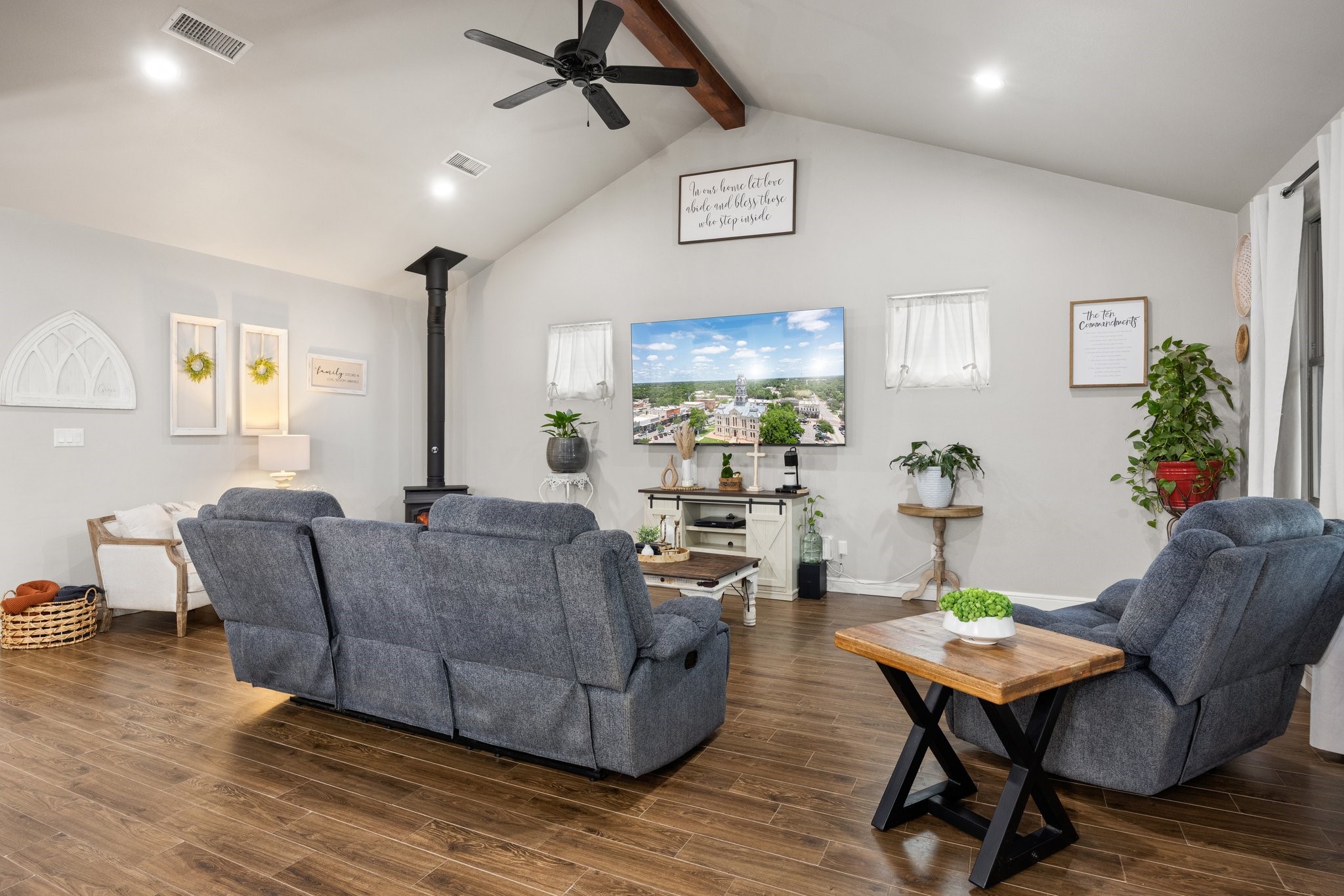208 N Oak Lane Tolar TX 76476