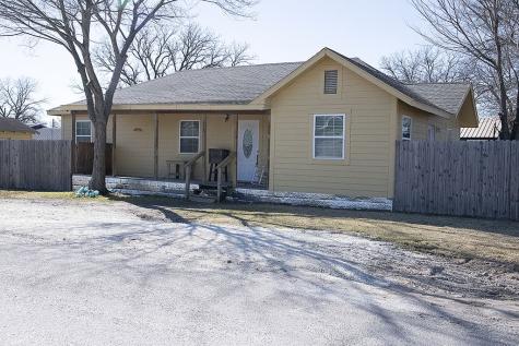 408 E Travis Street Mexia TX 76667