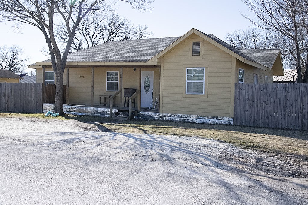 408 E Travis Street Mexia TX 76667