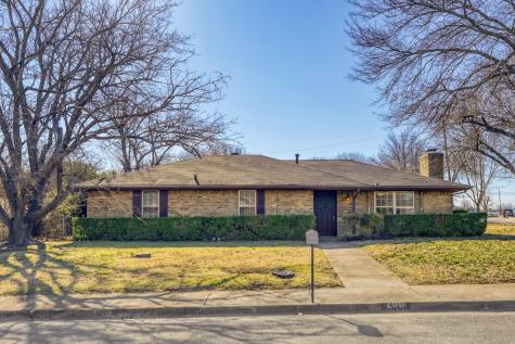 200 Connie Drive Desoto TX 75115