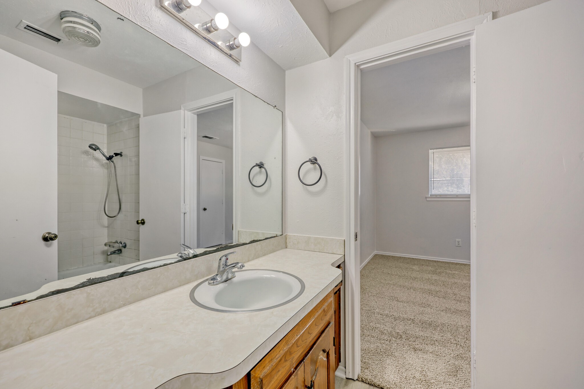 200 Connie Drive Desoto TX 75115