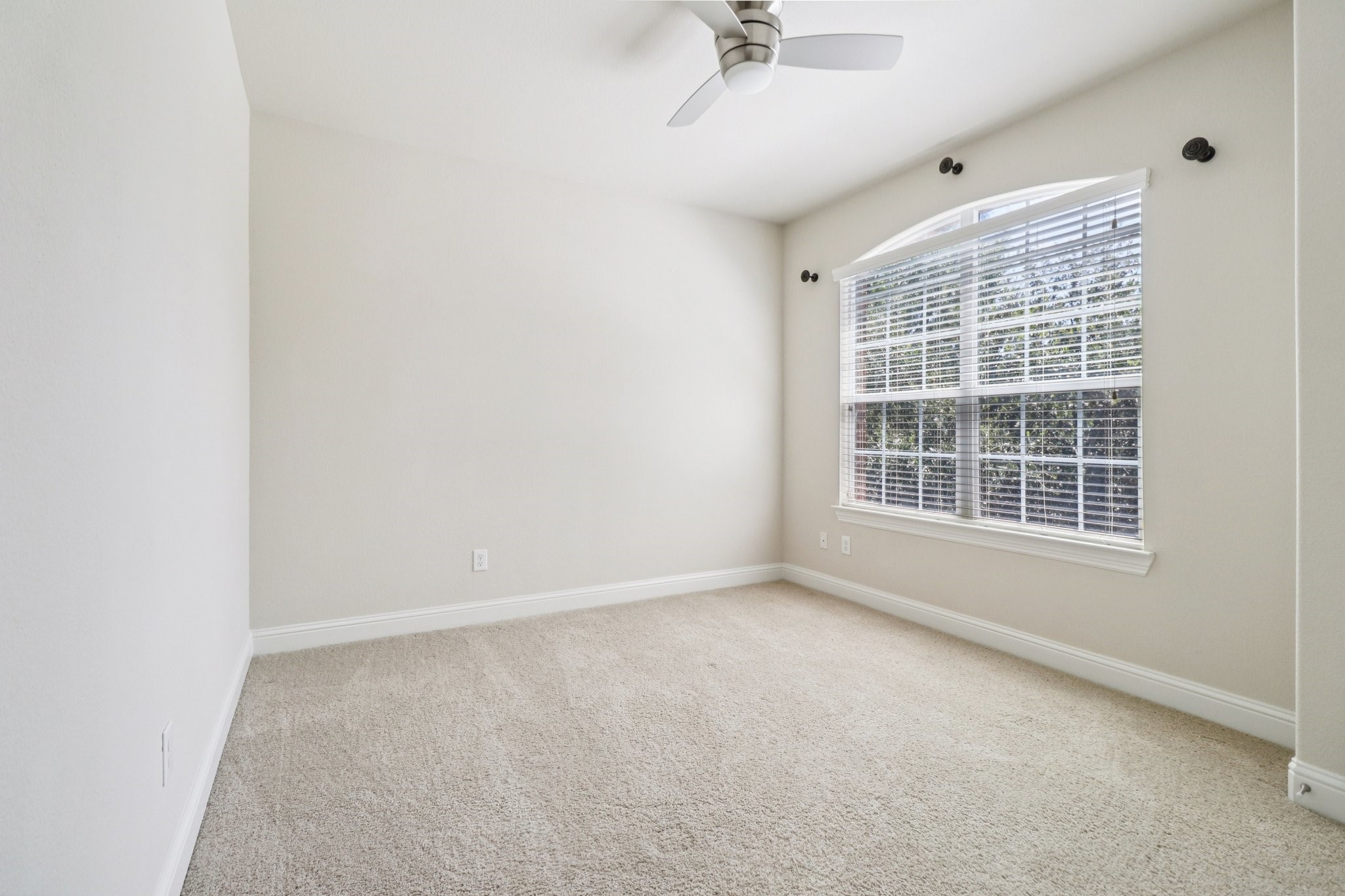 8316 Lindsay Gardens The Colony TX 75056