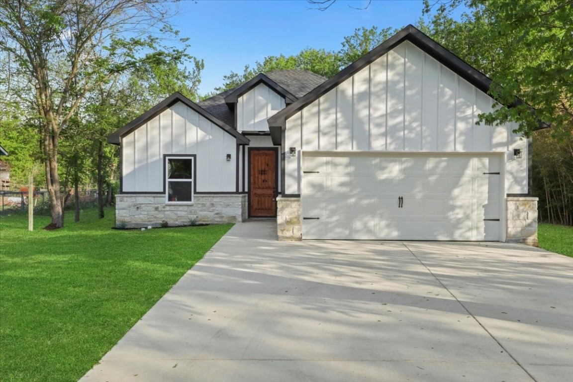 1206 E James Street Cleburne TX 76031