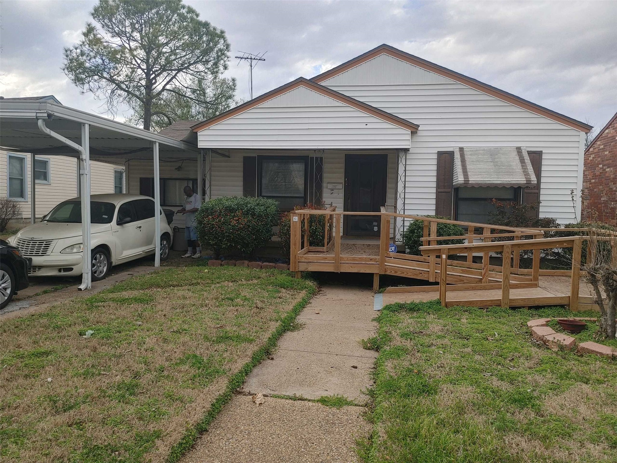 2407 Volga Avenue Dallas TX 75216