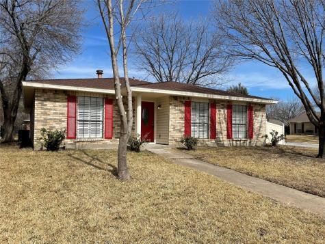 702 W Crossland Boulevard Grand Prairie TX 75052