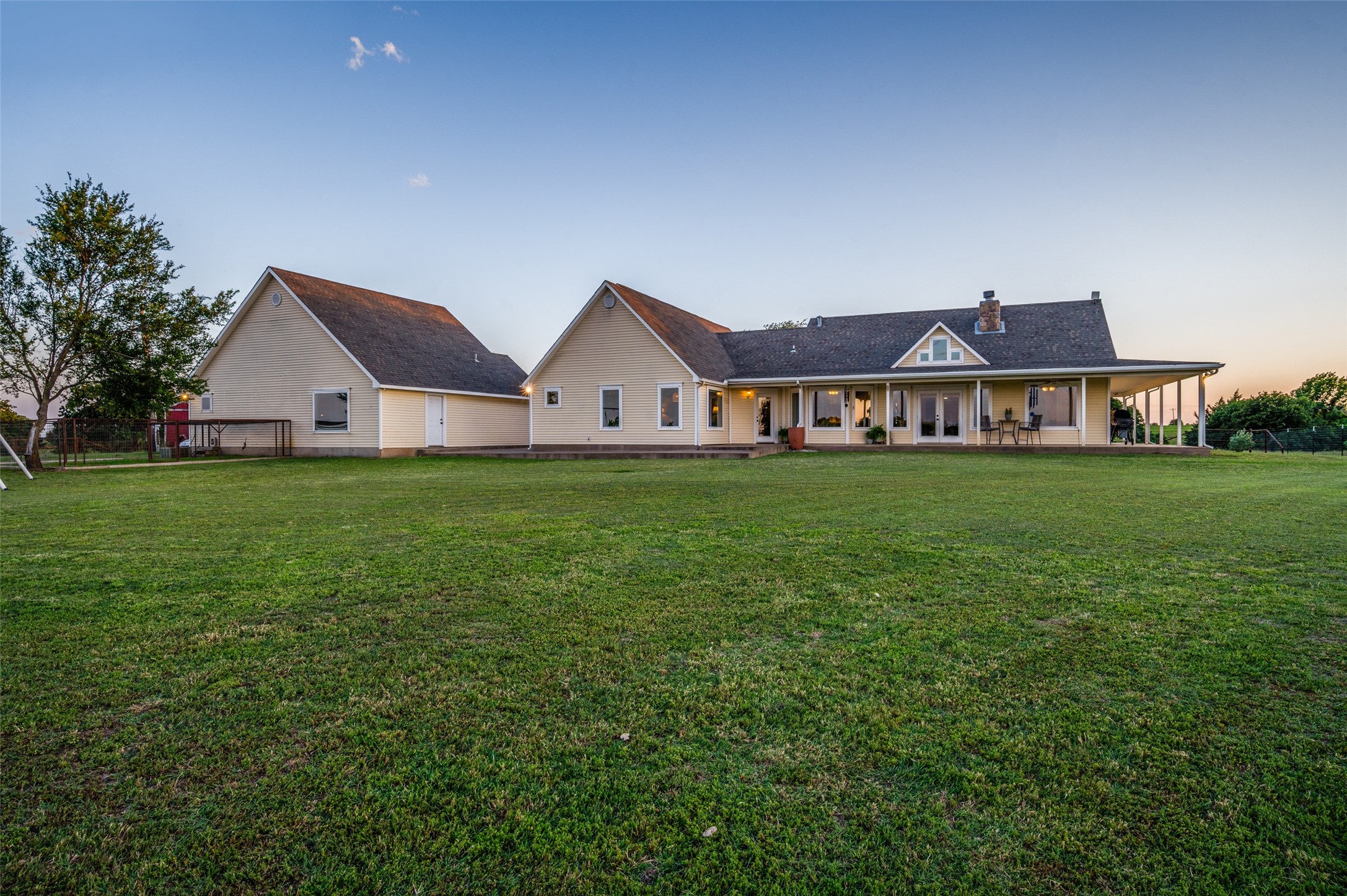 2932 S Johnson Loop Montague TX 76251