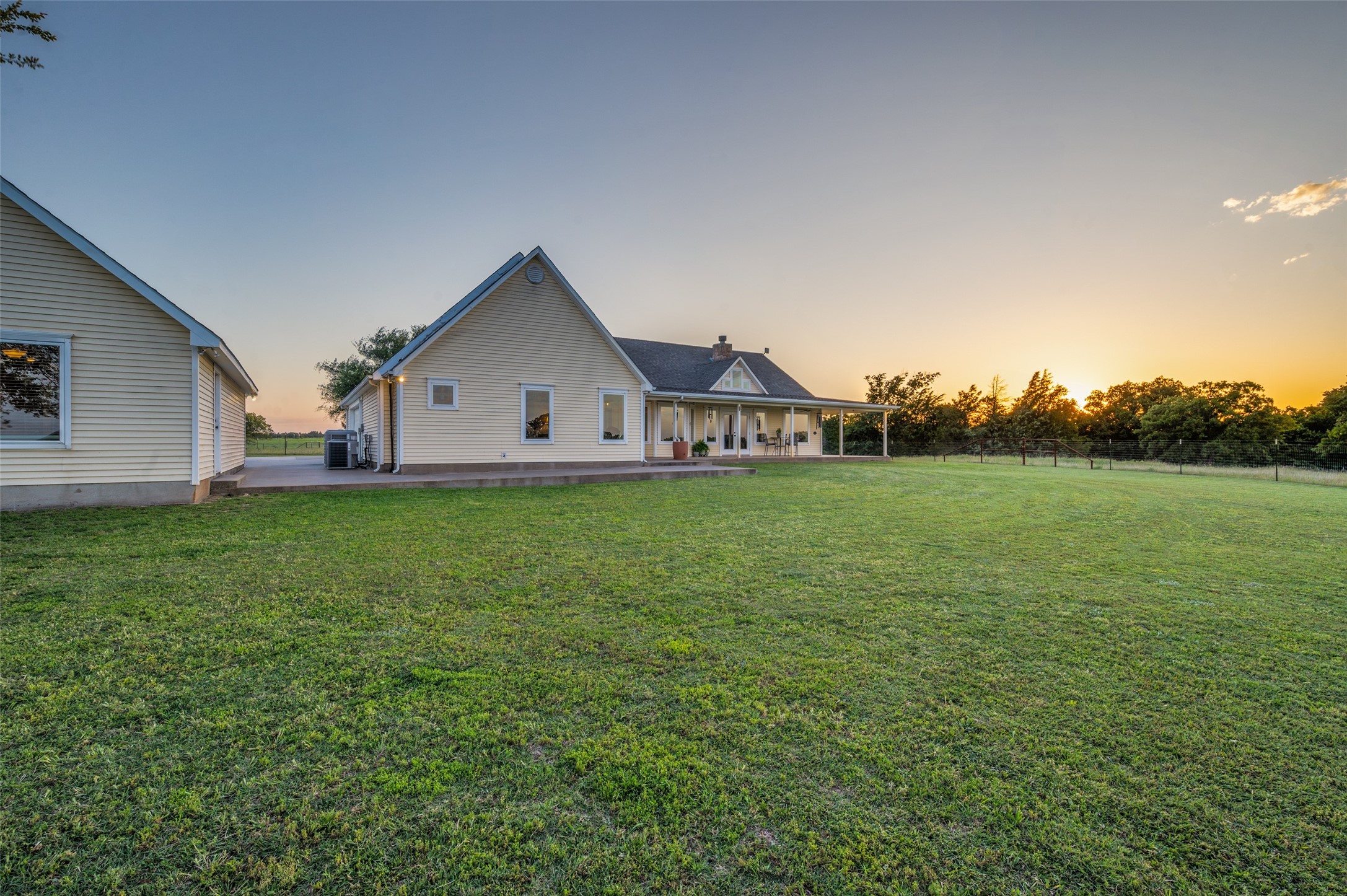 2932 S Johnson Loop Montague TX 76251