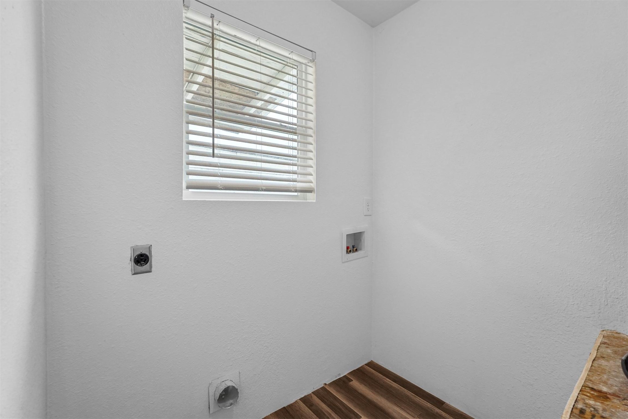 407 N Carter Howe TX 75459