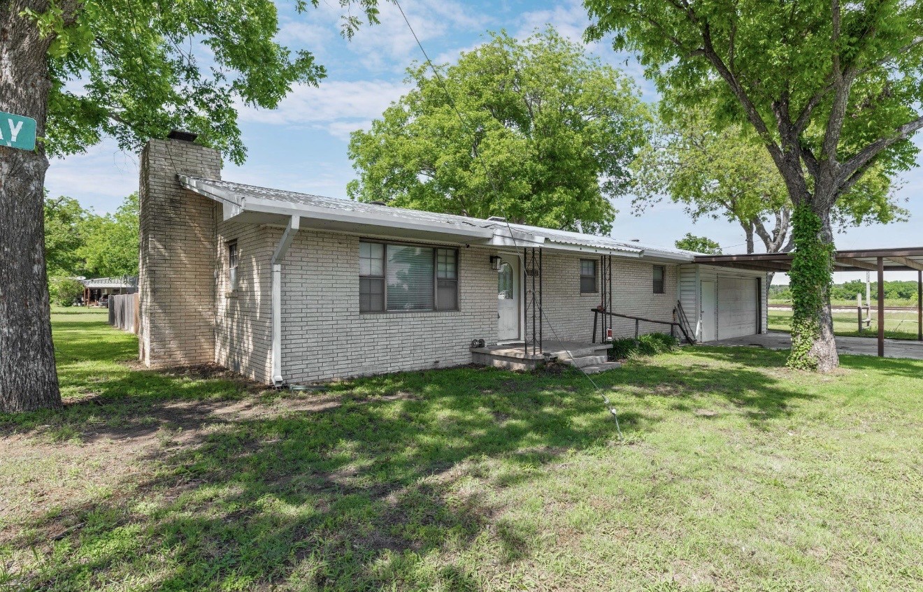 302 S Broadway Street Blanket TX 76432