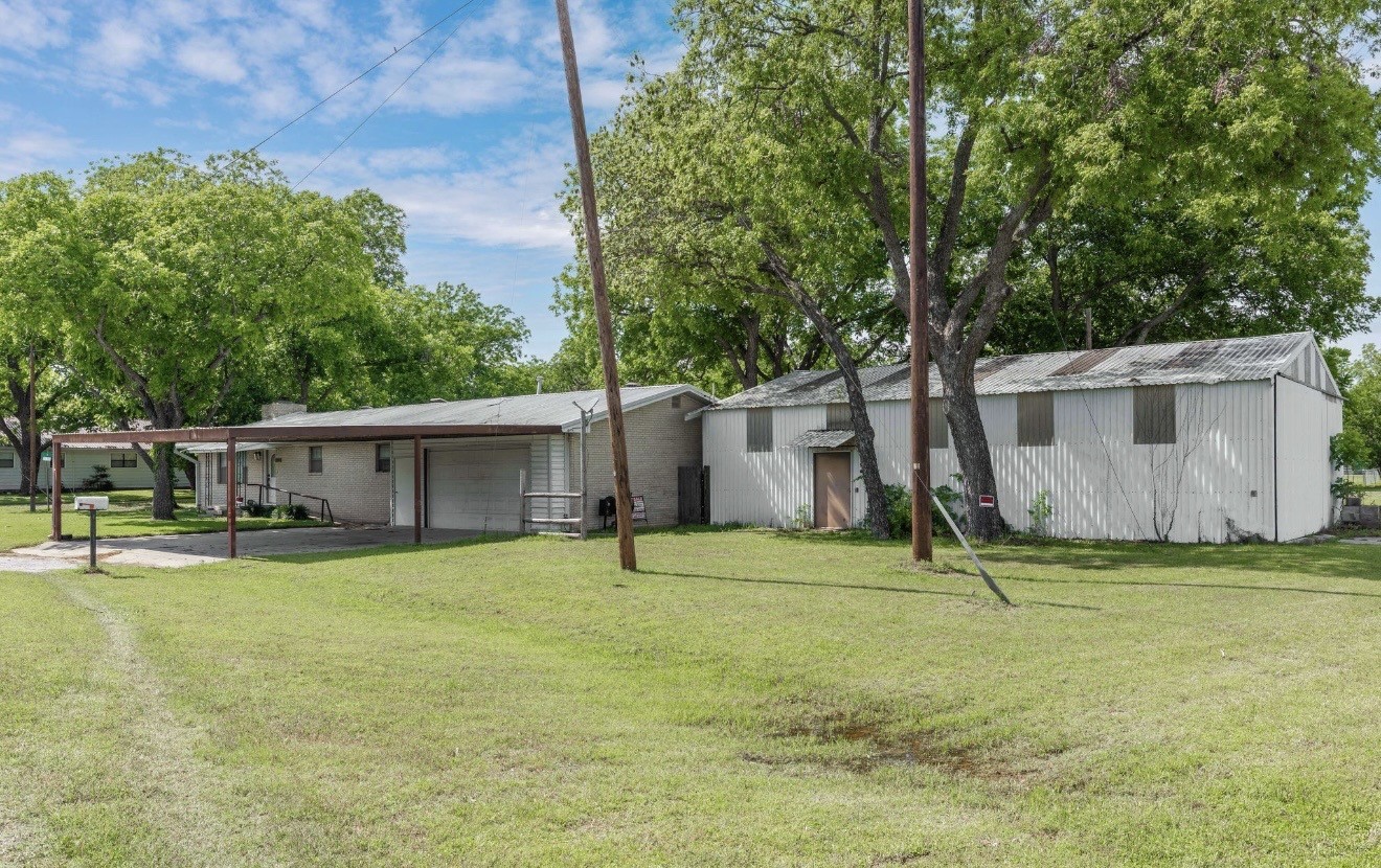 302 S Broadway Street Blanket TX 76432