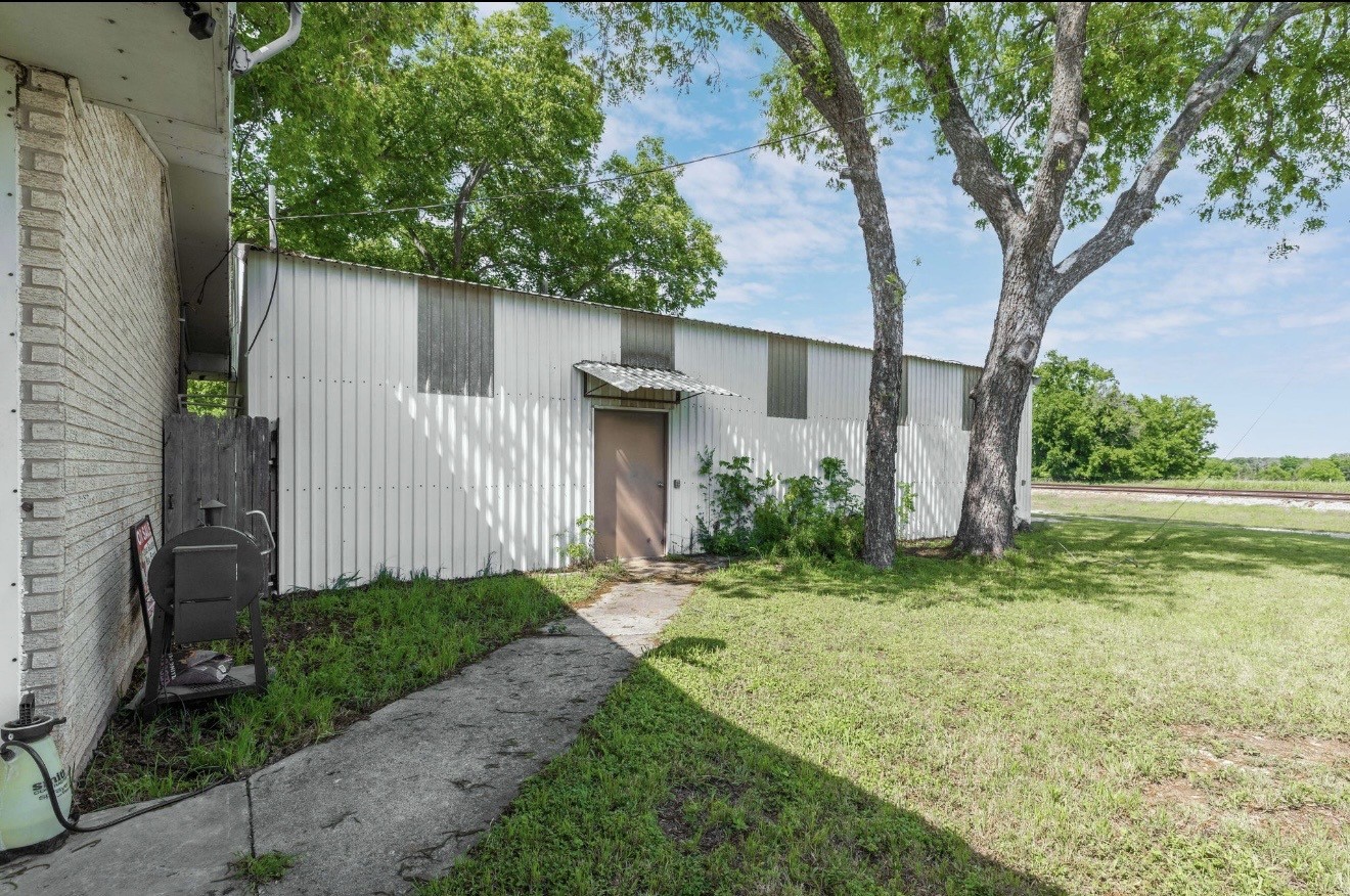 302 S Broadway Street Blanket TX 76432