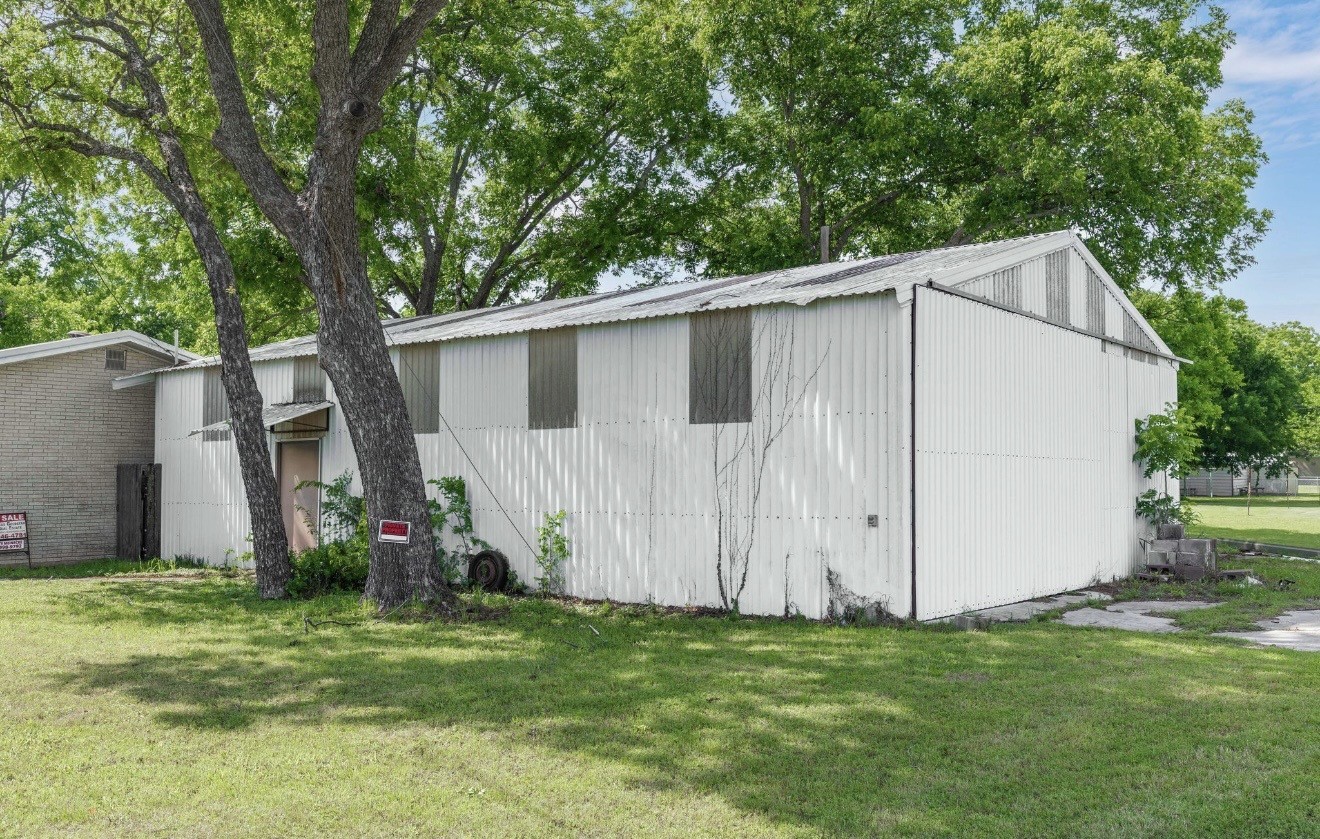 302 S Broadway Street Blanket TX 76432