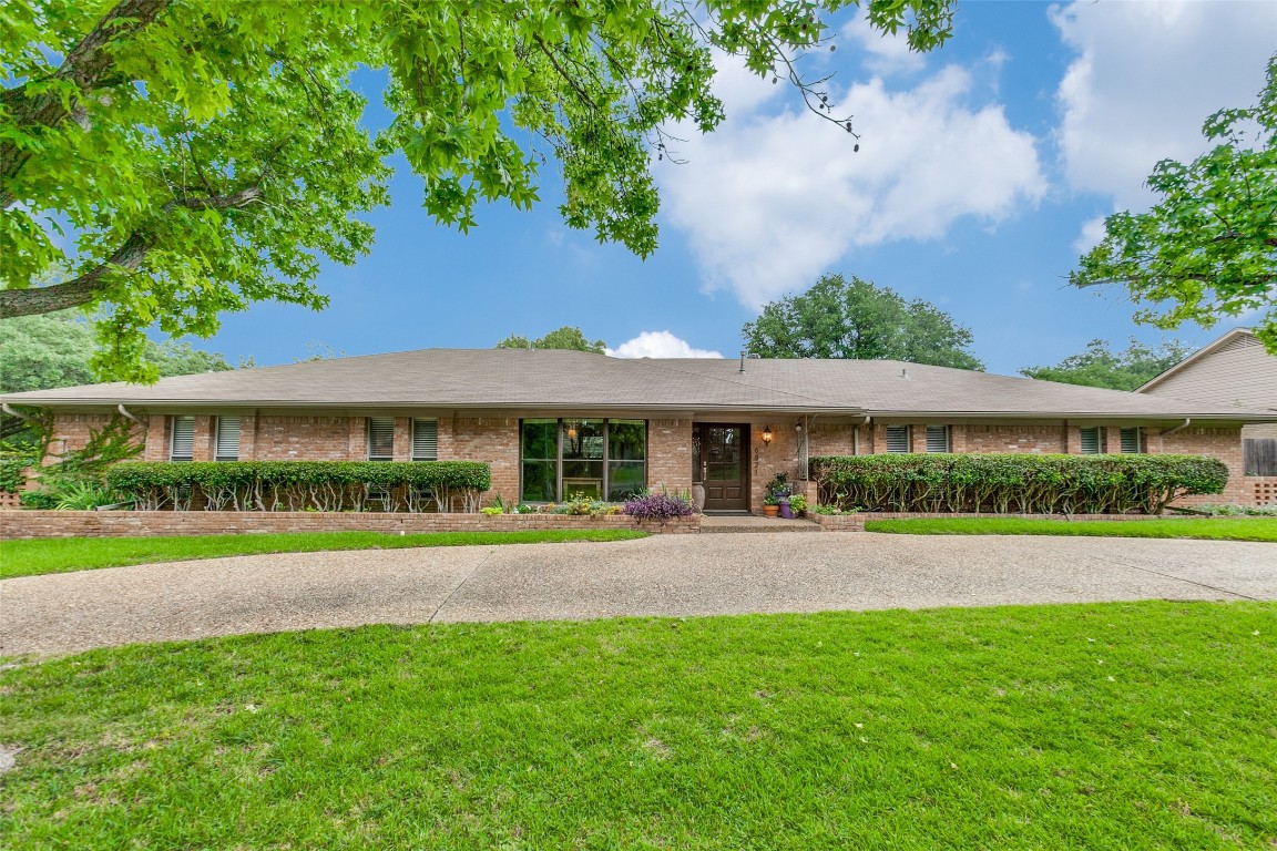 6821 Delmeta Drive Dallas TX 75248