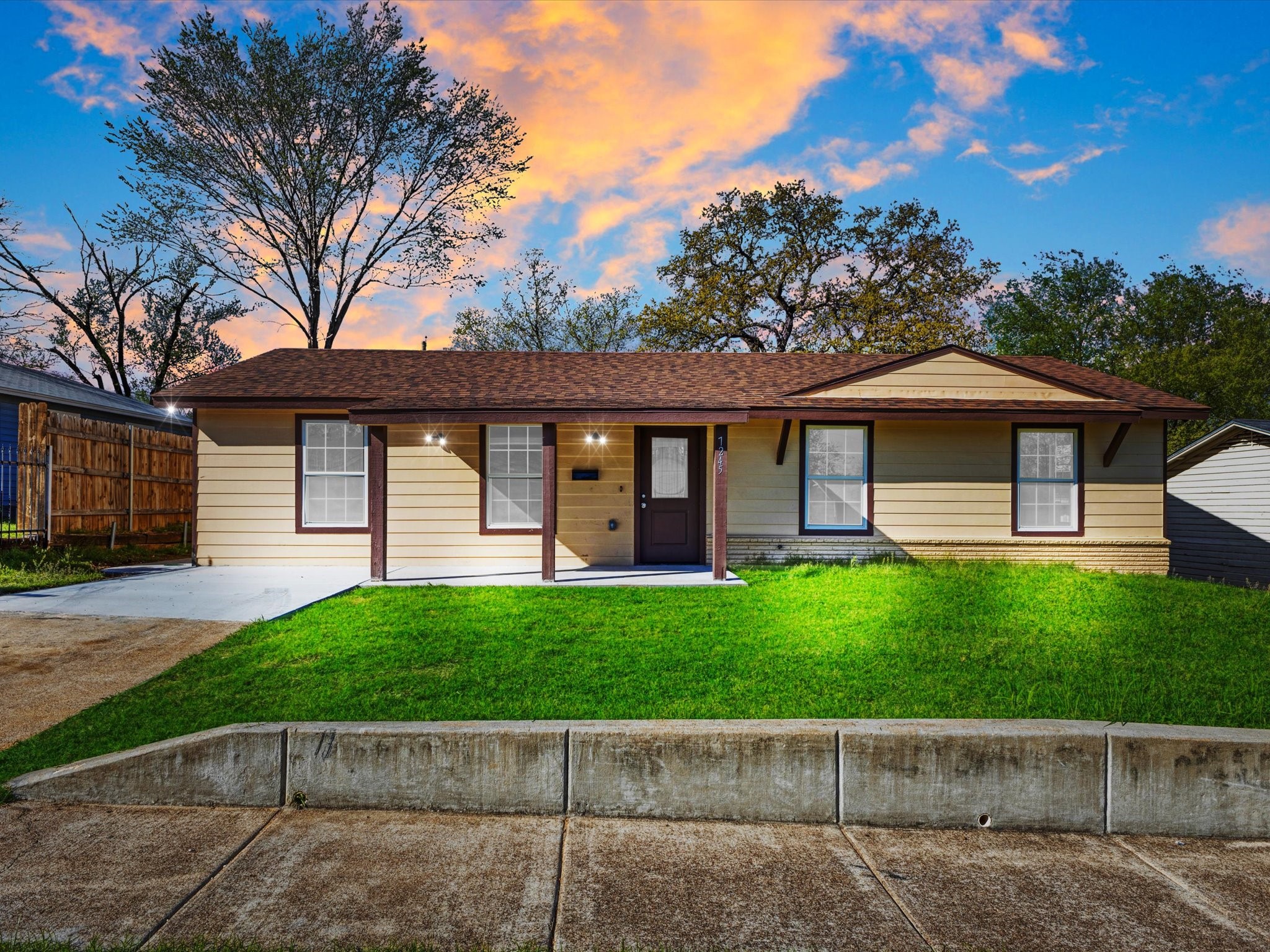 7245 Van Natta Lane Fort Worth TX 76112