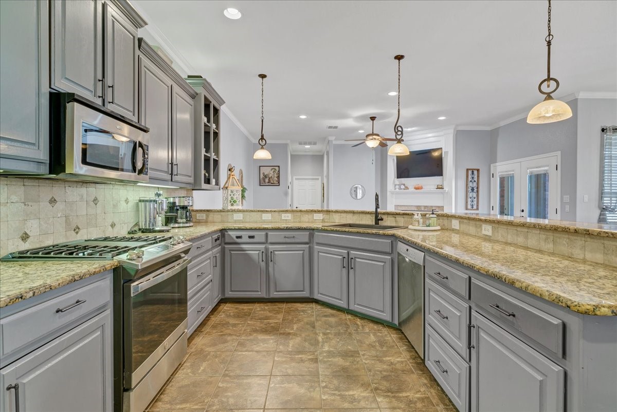 3300 Fountain Way Granbury TX 76049