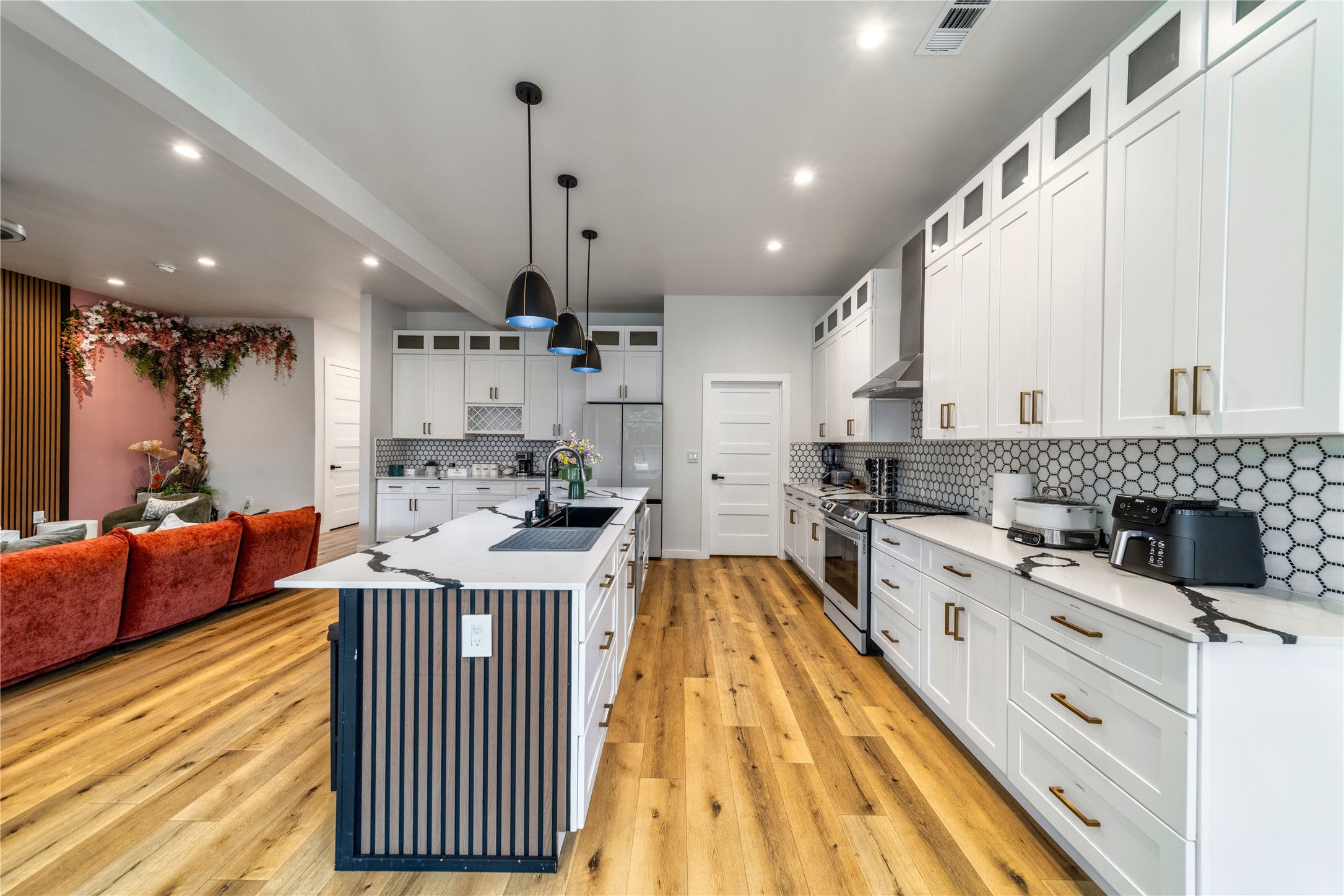 1704 Mcbroom Street Dallas TX 75212